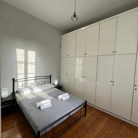 Gegekos * Corfu (city)